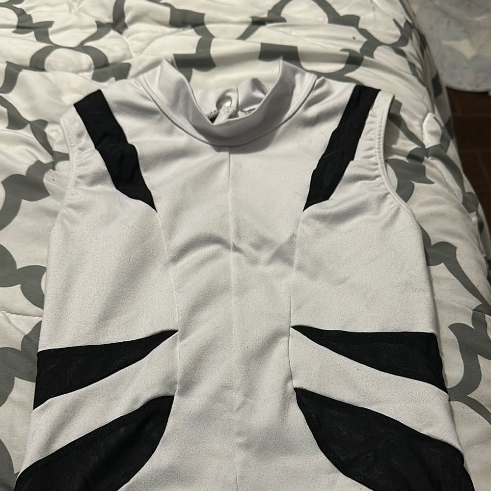 Stylish Women's Sleeveless Top - Black and White